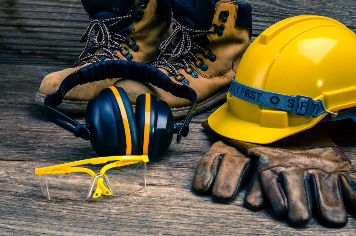 Importance of protective clothing for workers at construction sites, INDUSTRIAL SAFETY REVIEW, Fire Industry Magazine, Safety Magazine India, Security Magazine India, Life Safety Magazine